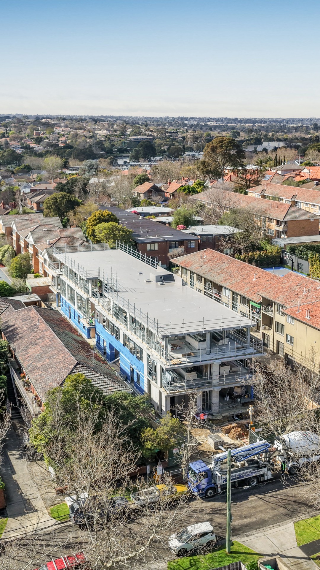 A closer look at the services works now progressing through the lower levels at Enso Gardens. With the structure now well establis…